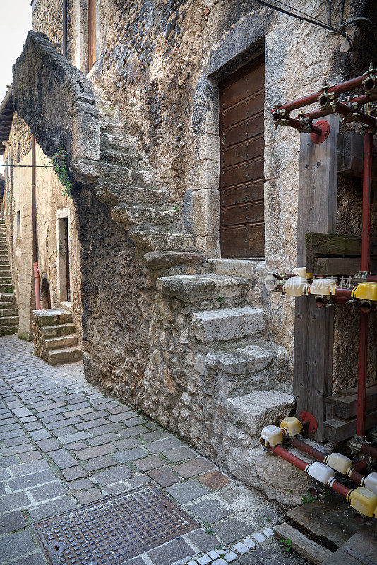 Castelvecchio Calvisio小巷，Abruzzi意大利